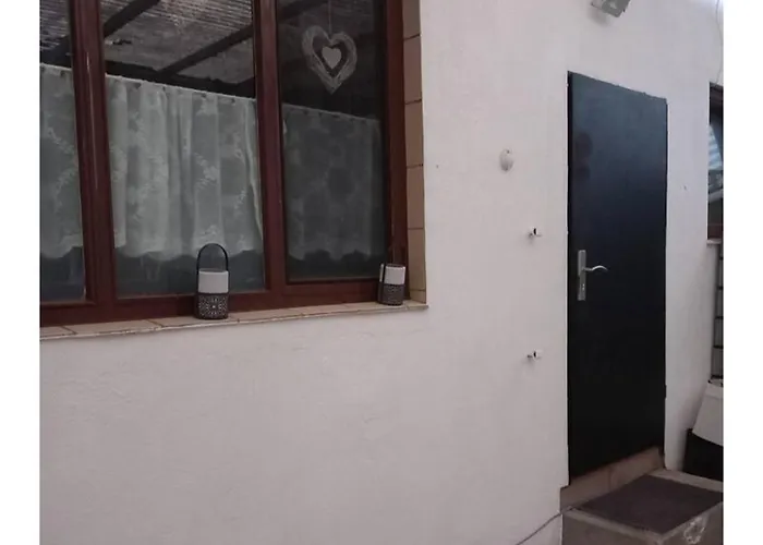 Eine Mit Privatem Eingang شقة *